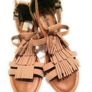 Minnetonka Fringe Sandal Taupe Size 9 Excellent!